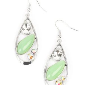 Paparazzi Earrings Harmonious Harbors Green